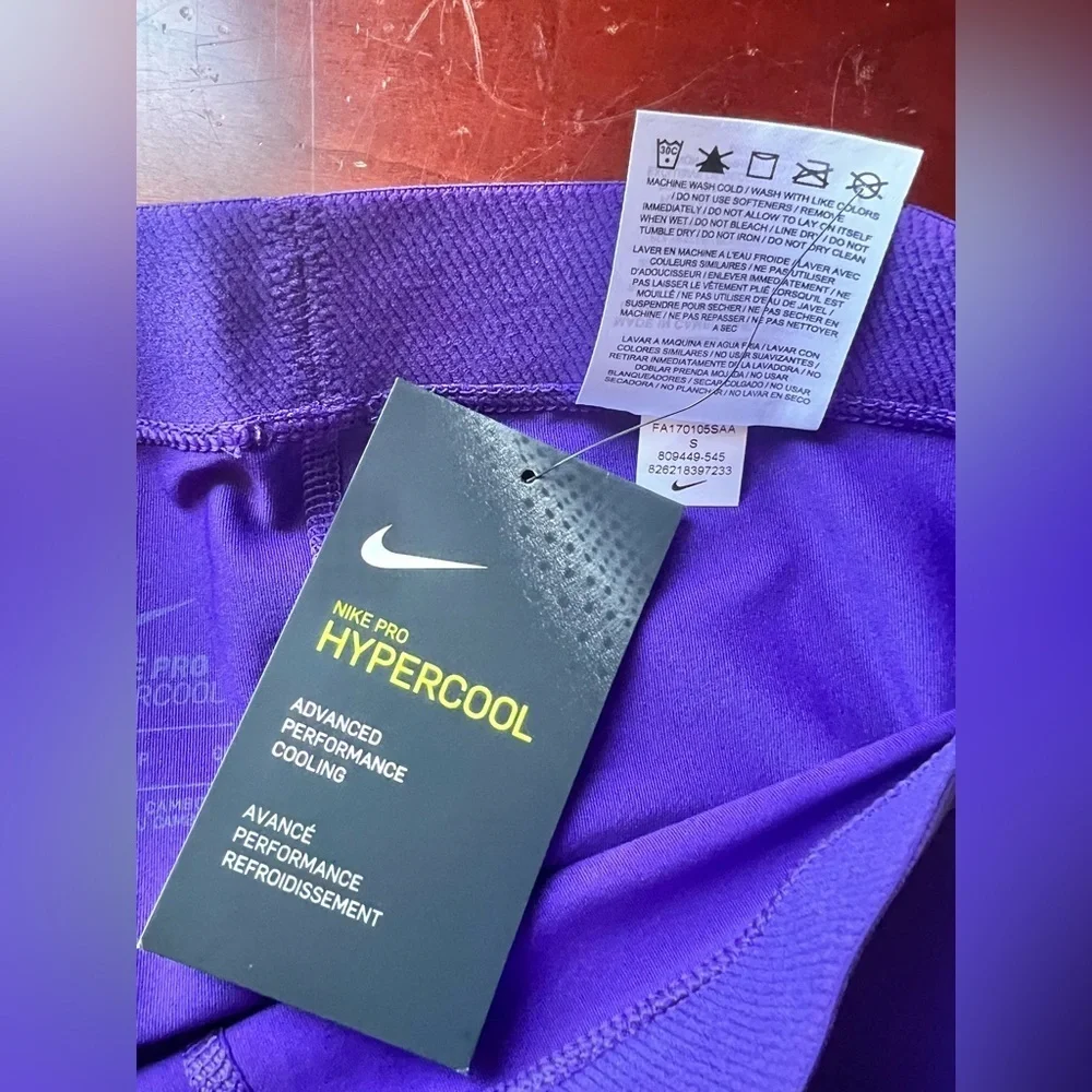 NWT Nike Pro Hyper Cool Compression Capri Tights Training Leggings Womens Sz S